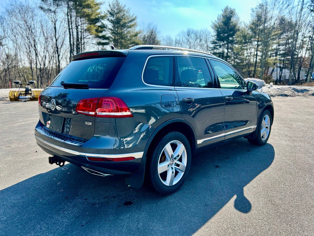 2015 Volkswagen Touareg Image 7