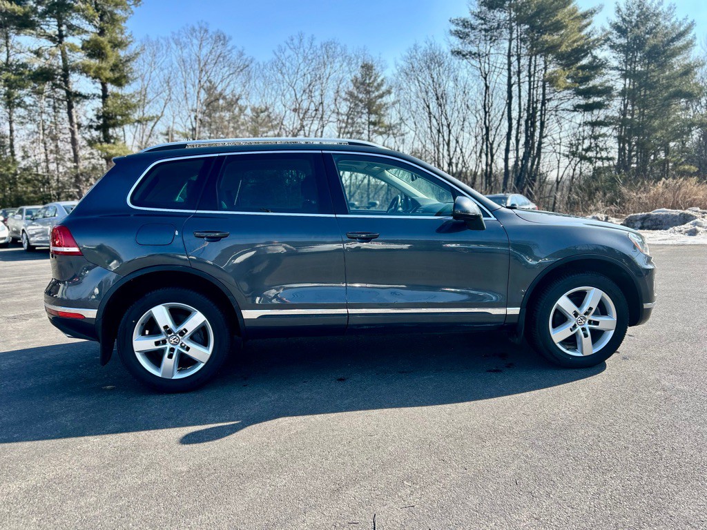 2015 Volkswagen Touareg Image 8