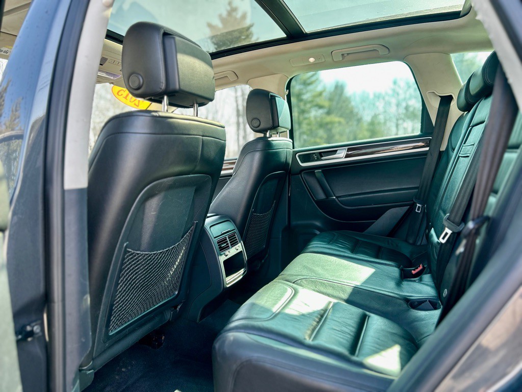 2015 Volkswagen Touareg Image 15