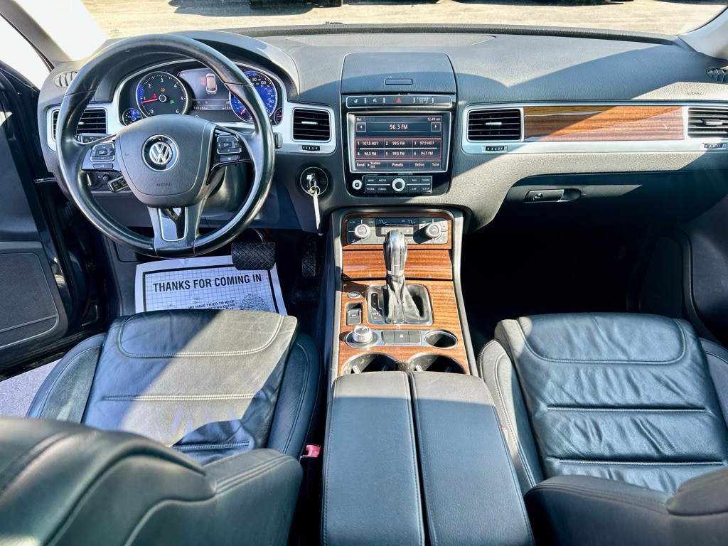 2015 Volkswagen Touareg Image 16