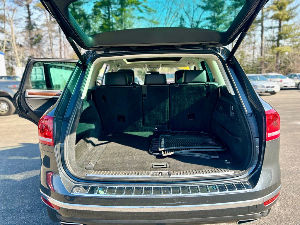 2015 Volkswagen Touareg Image 17