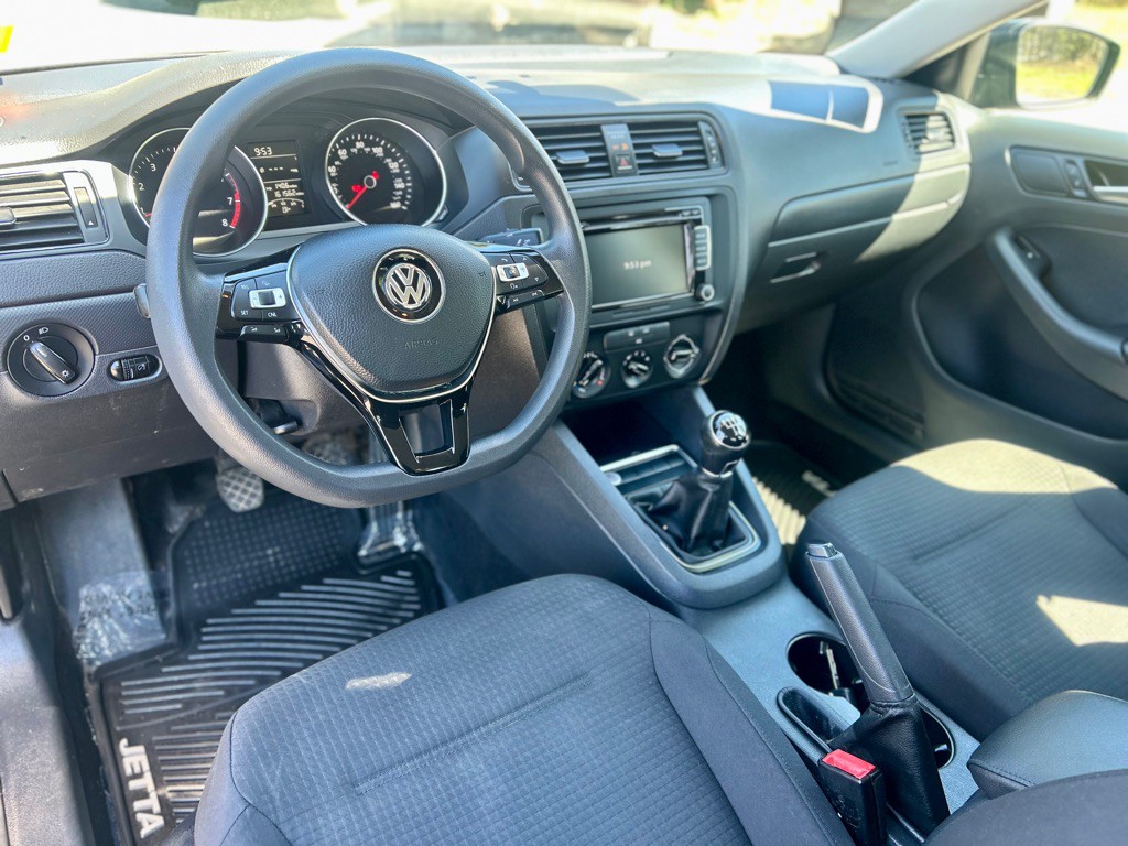 2015 Volkswagen Jetta Image 10