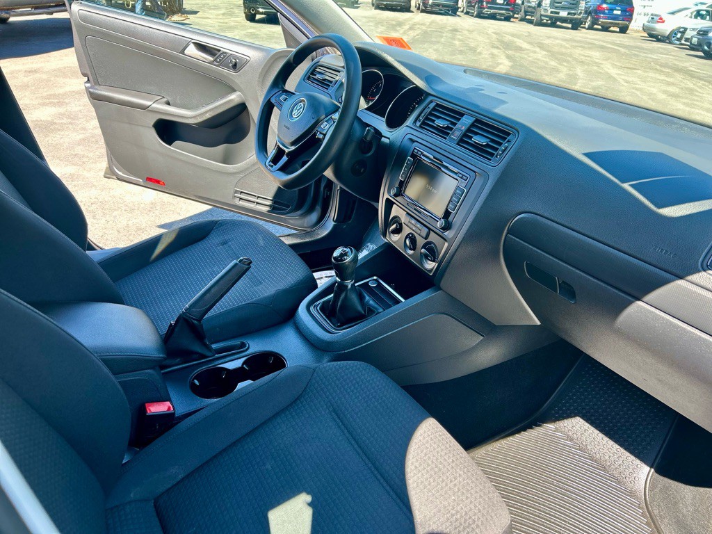 2015 Volkswagen Jetta Image 11