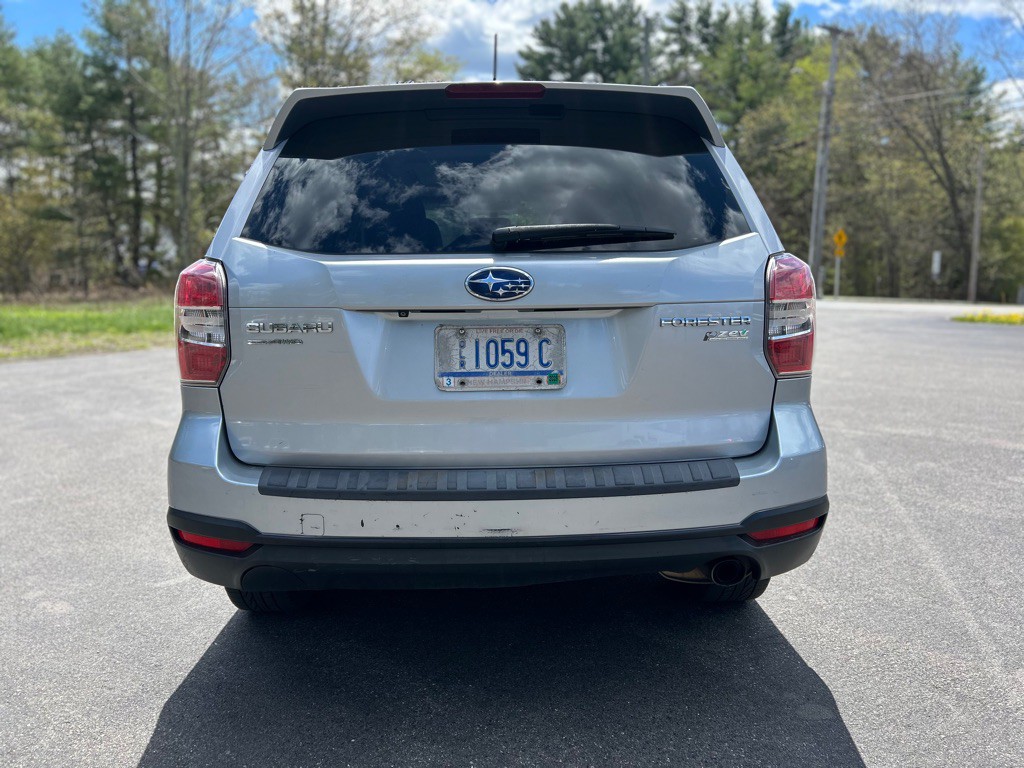 2014 Subaru Forester Image 8