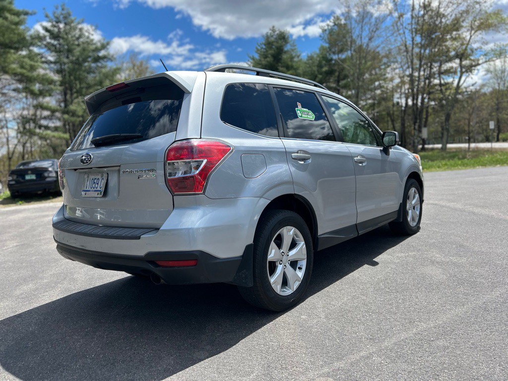 2014 Subaru Forester Image 9