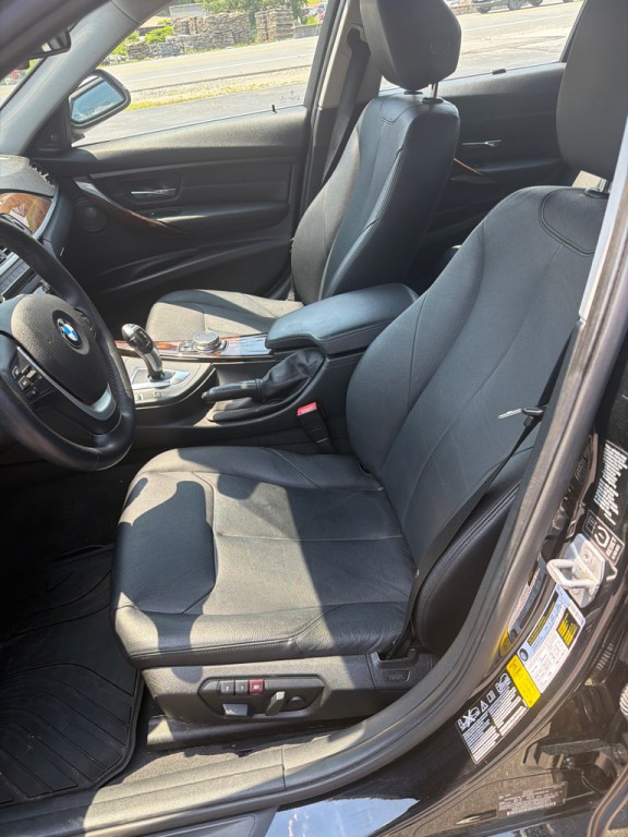 2015 BMW 3 Series Image 12