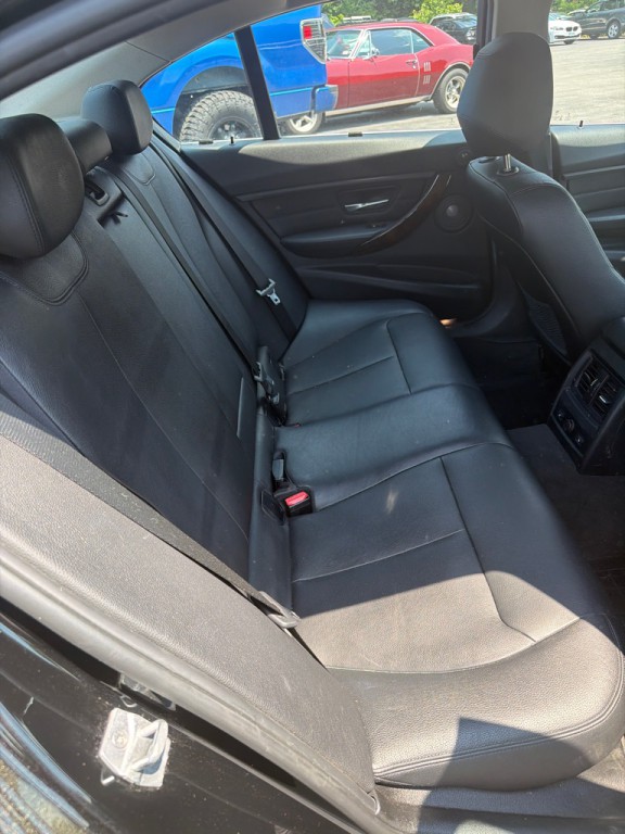 2015 BMW 3 Series Image 16