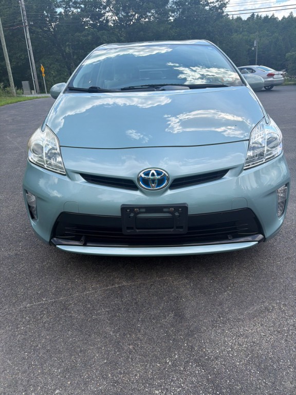 2014 Toyota Prius Image 2