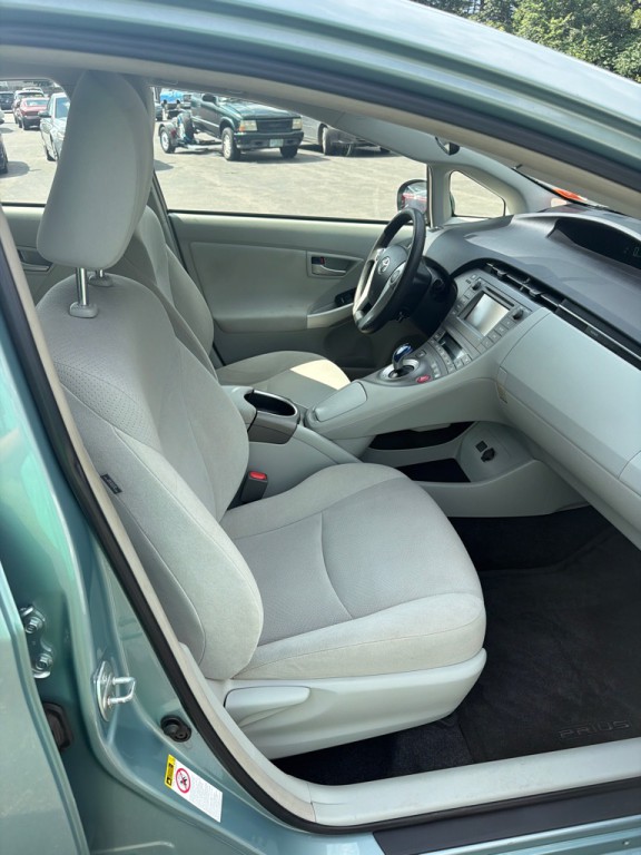 2014 Toyota Prius Image 16