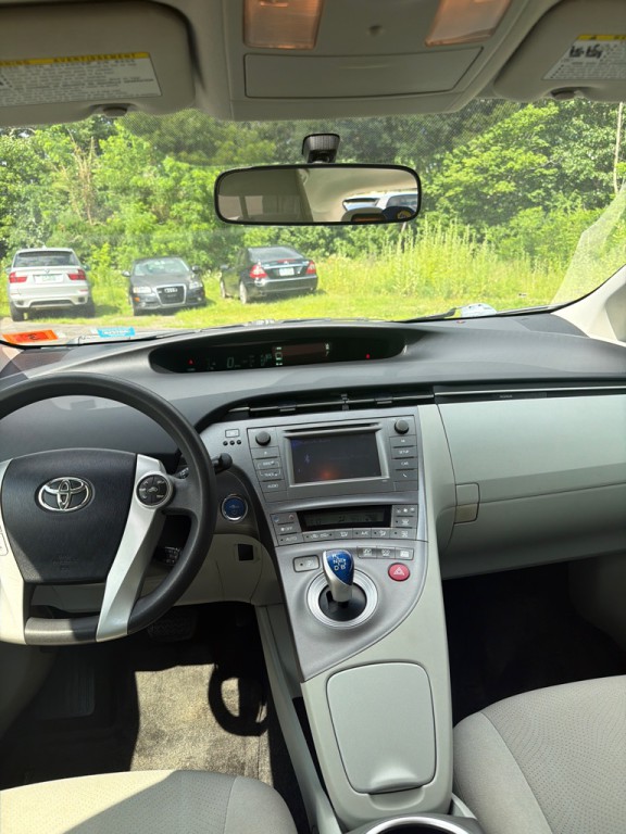 2014 Toyota Prius Image 19