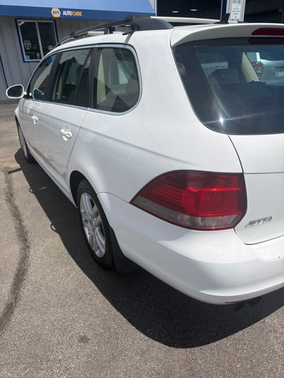 2012 Volkswagen Jetta Image 4