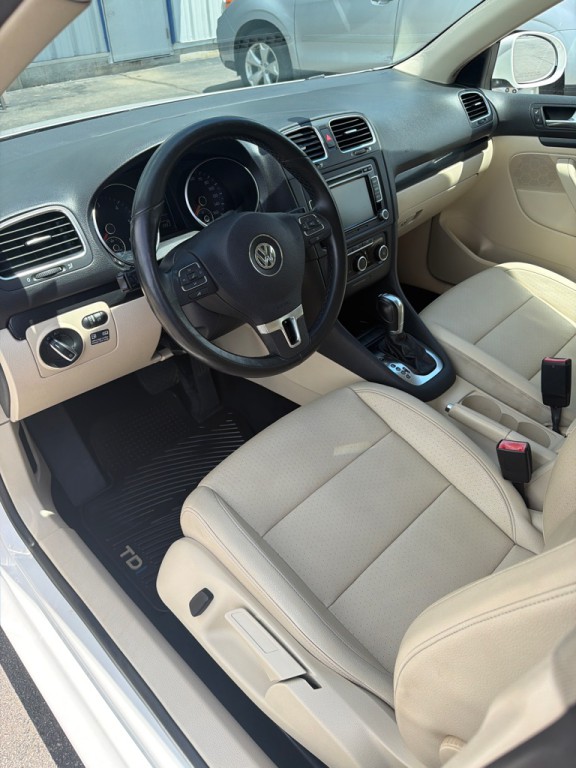 2012 Volkswagen Jetta Image 11
