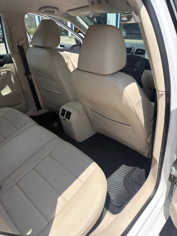2012 Volkswagen Jetta Image 16