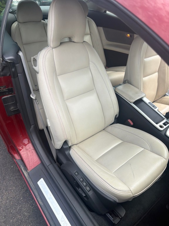 2012 Volvo C70 Image 13