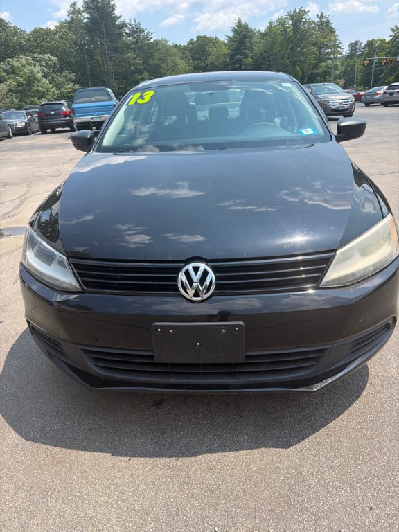 2013 Volkswagen Jetta Image 2