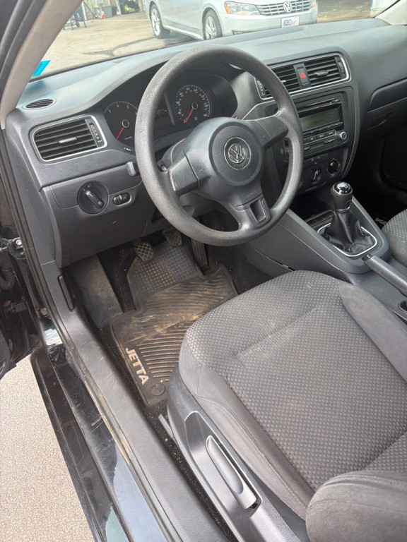 2013 Volkswagen Jetta Image 17
