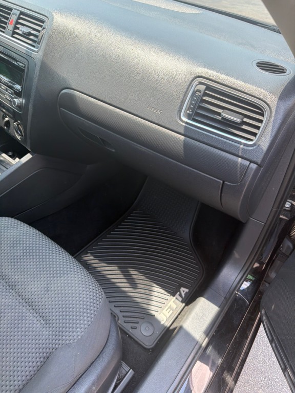2013 Volkswagen Jetta Image 21