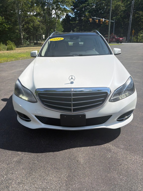 2014 Mercedes-Benz E-Class Image 2