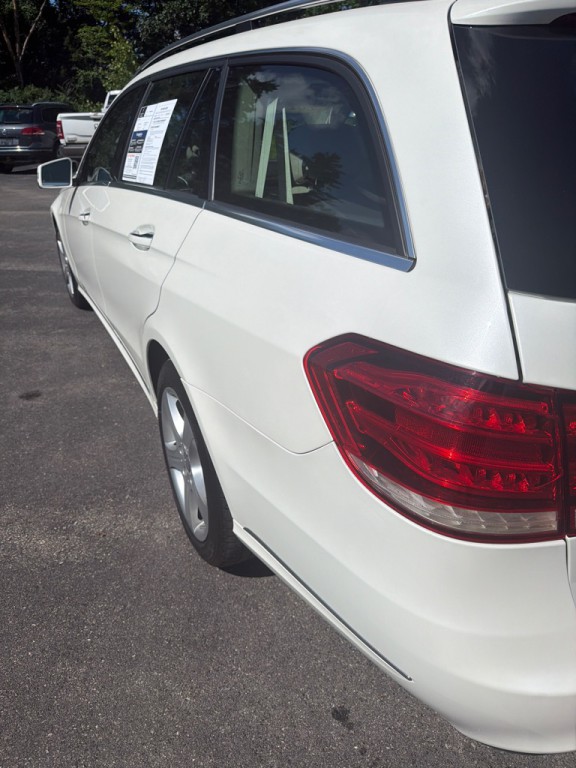 2014 Mercedes-Benz E-Class Image 4