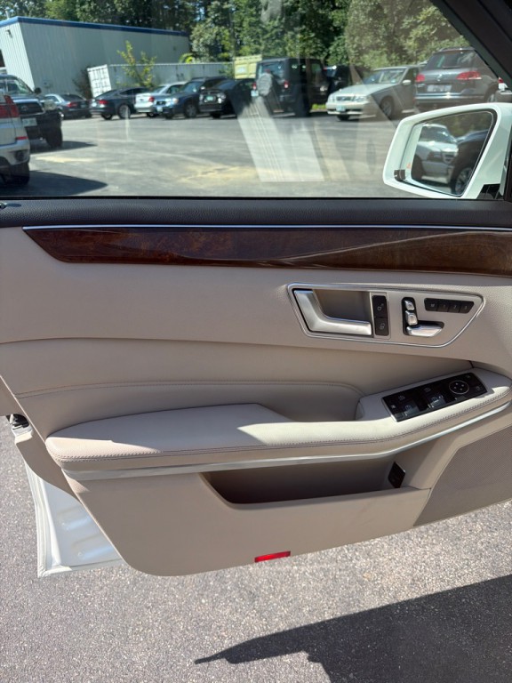2014 Mercedes-Benz E-Class Image 9