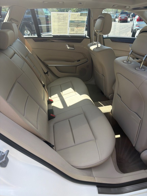 2014 Mercedes-Benz E-Class Image 14