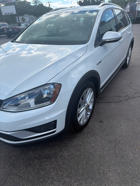 2017 Volkswagen Golf Image 3