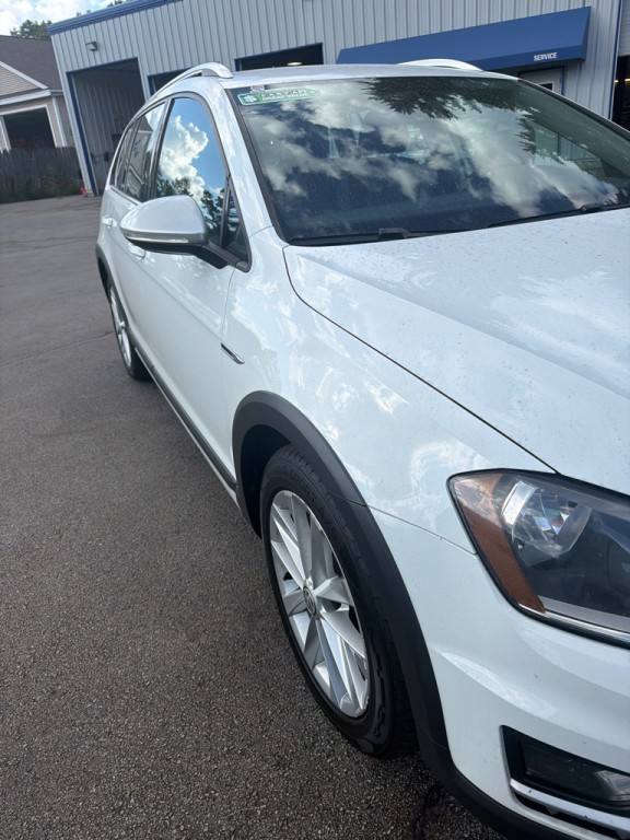 2017 Volkswagen Golf Image 7