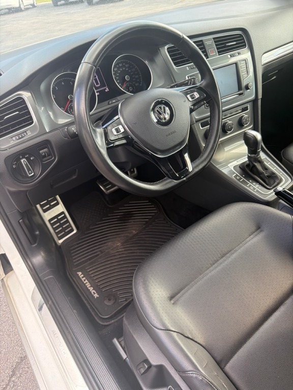 2017 Volkswagen Golf Image 13