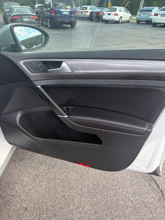2017 Volkswagen Golf Image 14