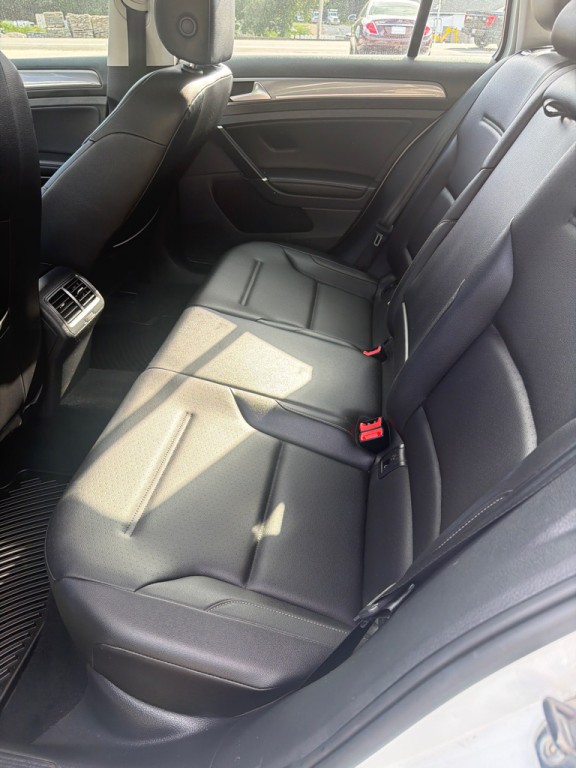 2017 Volkswagen Golf Image 20