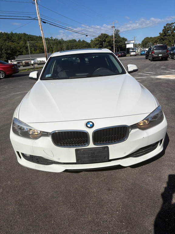 2014 BMW 3 Series Image 2