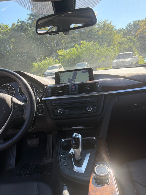 2014 BMW 3 Series Image 10