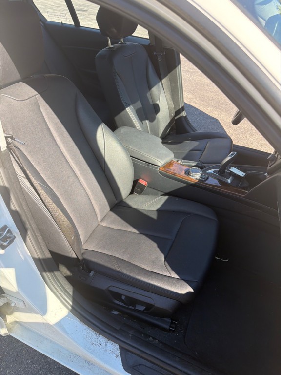 2014 BMW 3 Series Image 11