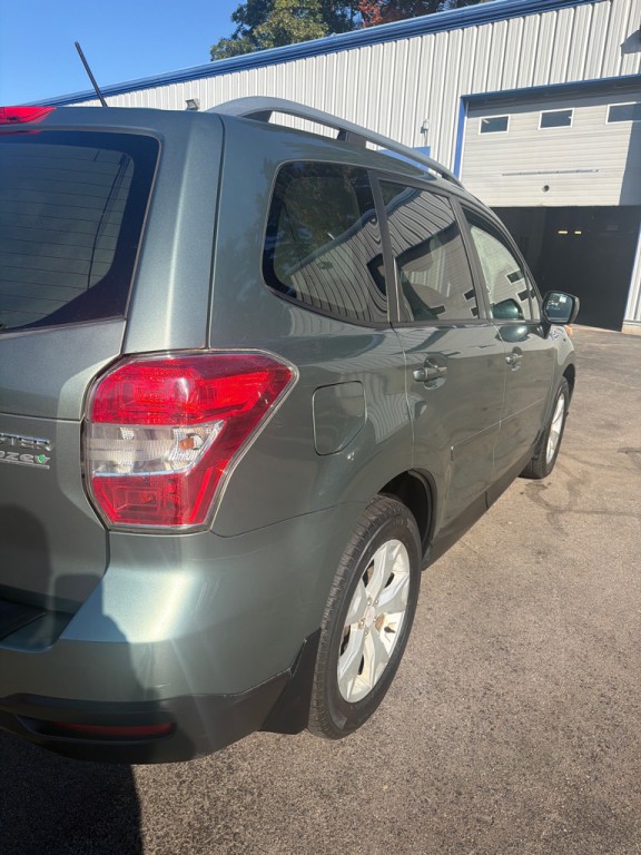 2015 Subaru Forester Image 4