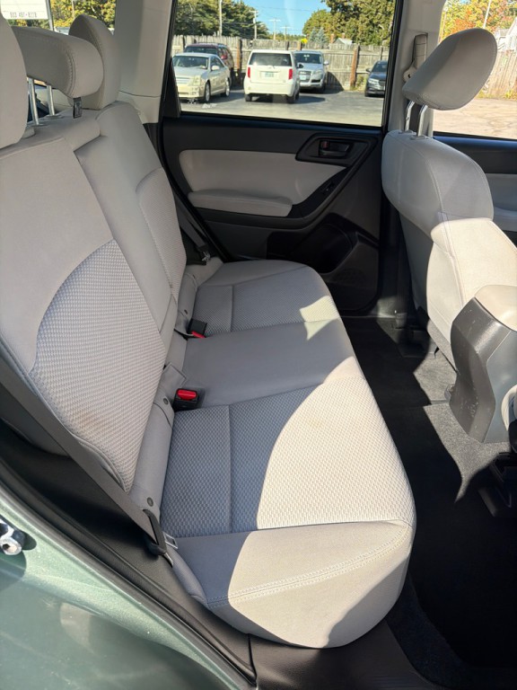 2015 Subaru Forester Image 15
