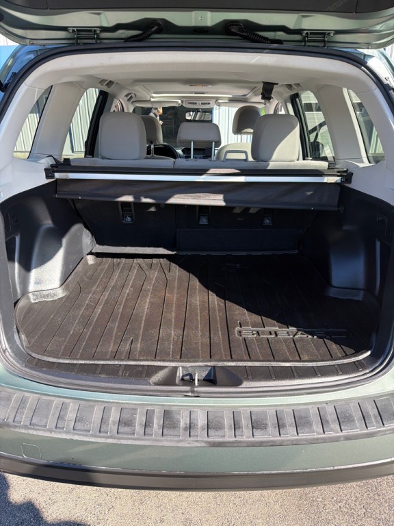 2015 Subaru Forester Image 16