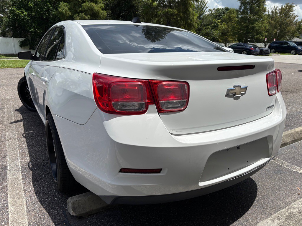 2013 Chevrolet Malibu Image 3