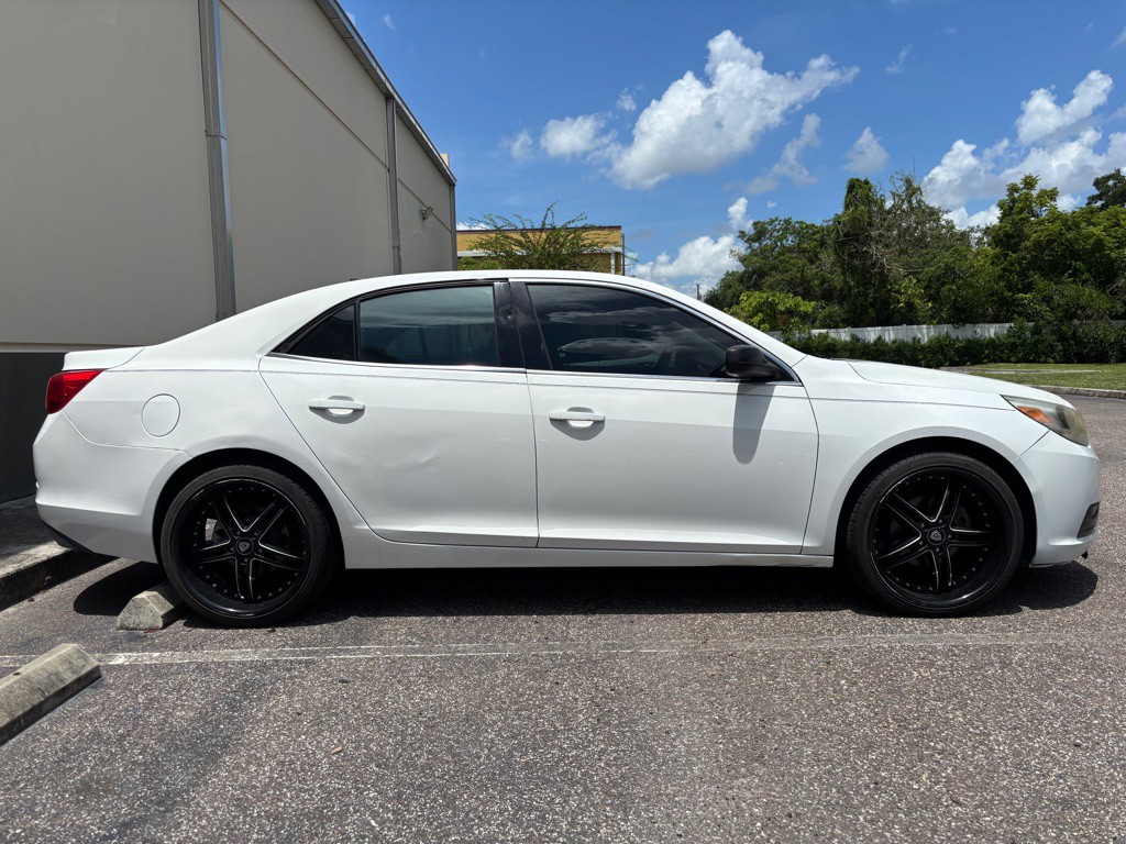 2013 Chevrolet Malibu Image 5