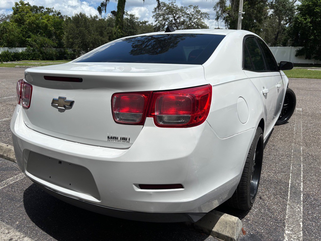 2013 Chevrolet Malibu Image 6