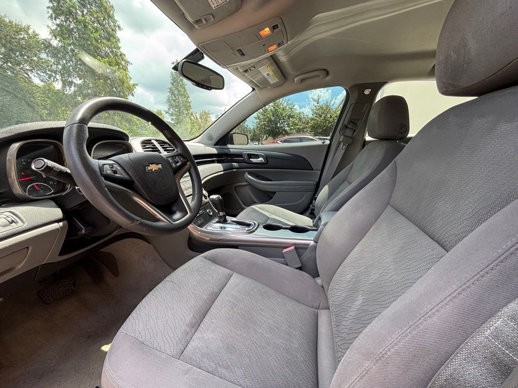 2013 Chevrolet Malibu Image 8
