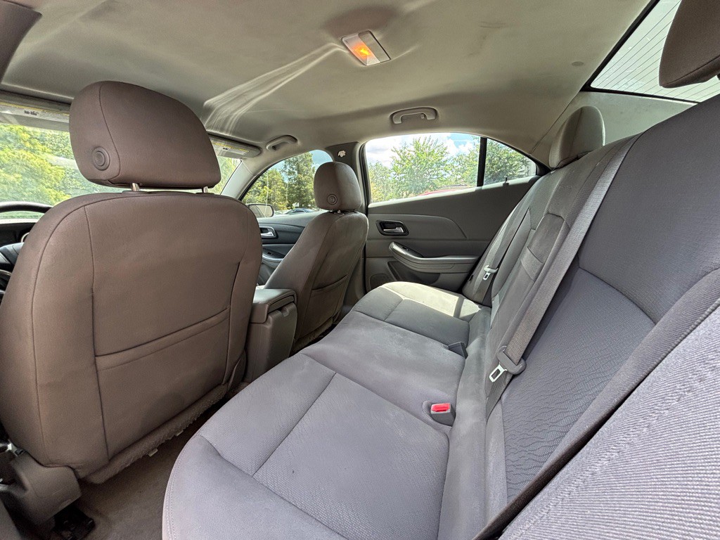 2013 Chevrolet Malibu Image 11