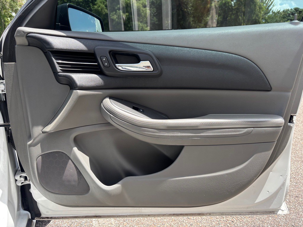 2013 Chevrolet Malibu Image 13