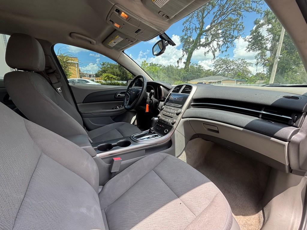 2013 Chevrolet Malibu Image 14