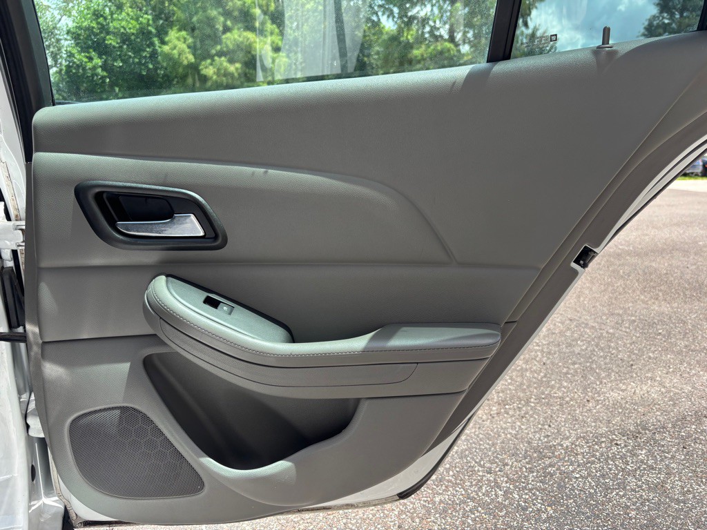 2013 Chevrolet Malibu Image 16