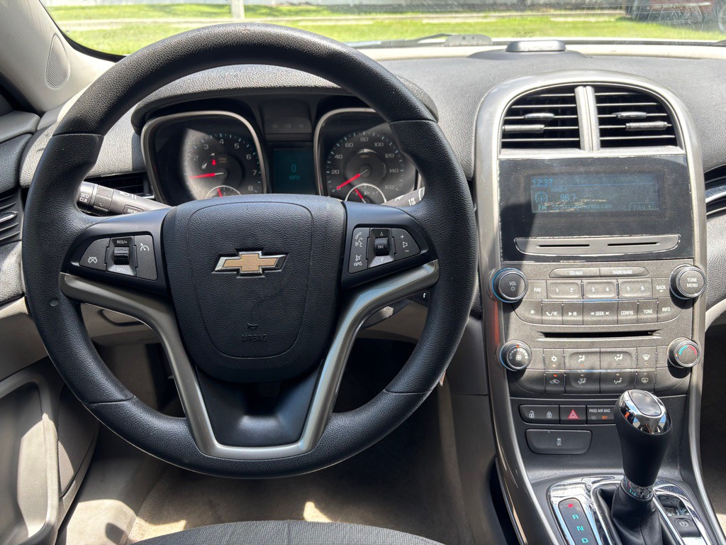 2013 Chevrolet Malibu Image 21