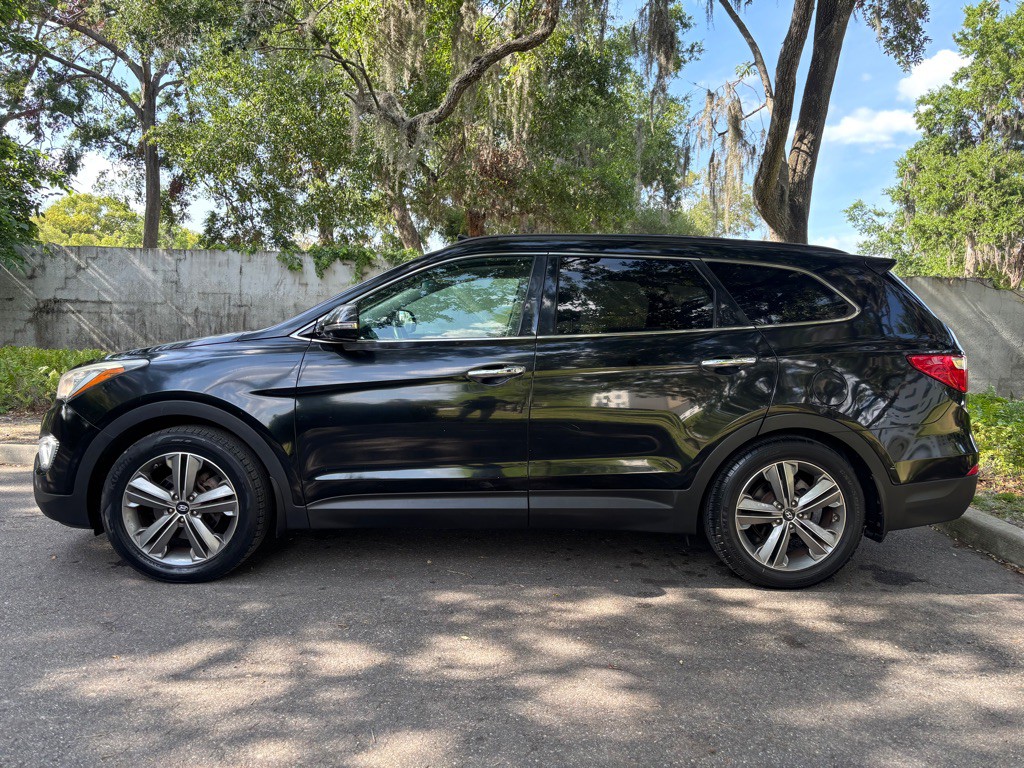 2013 Hyundai Santa Fe Image 2