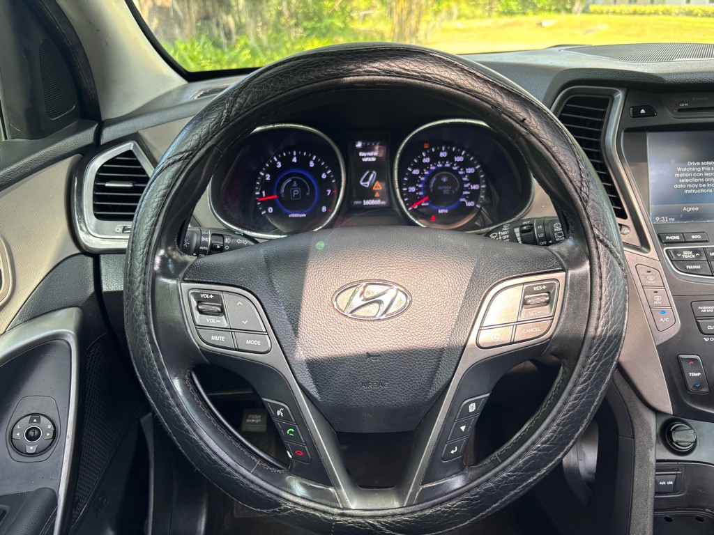 2013 Hyundai Santa Fe Image 23