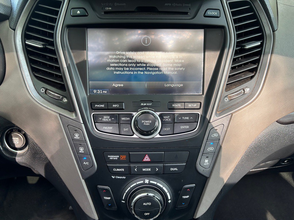 2013 Hyundai Santa Fe Image 25