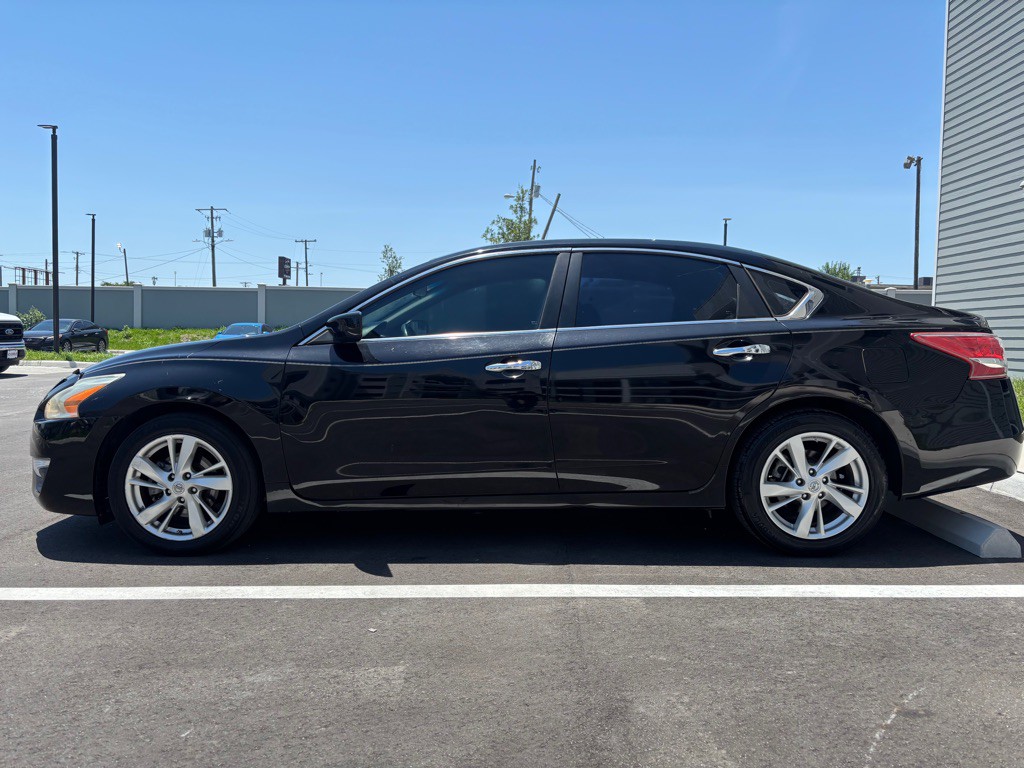 2013 Nissan Altima Image 2