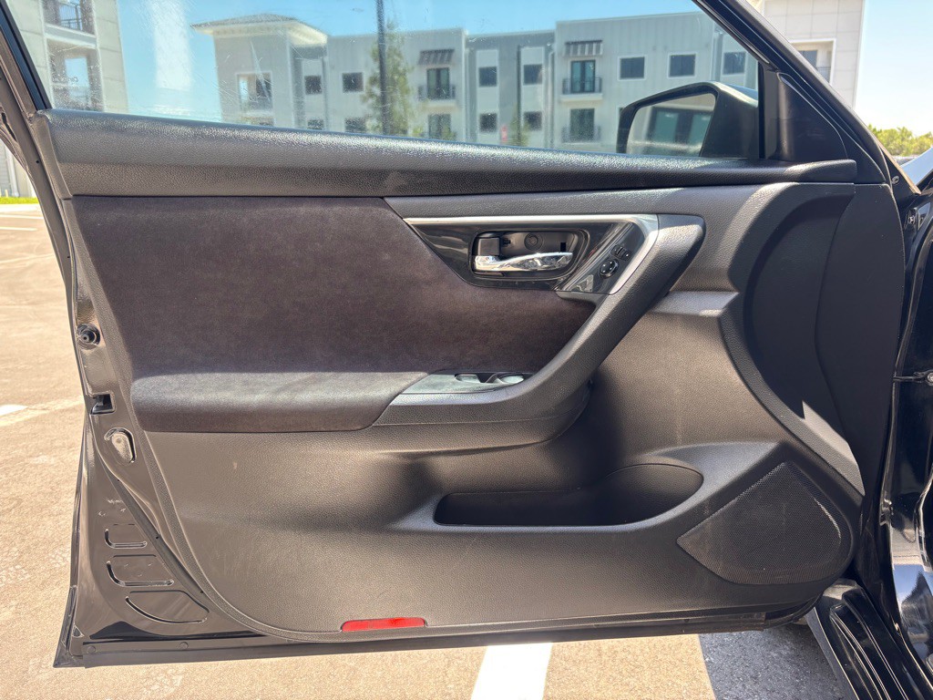 2013 Nissan Altima Image 9